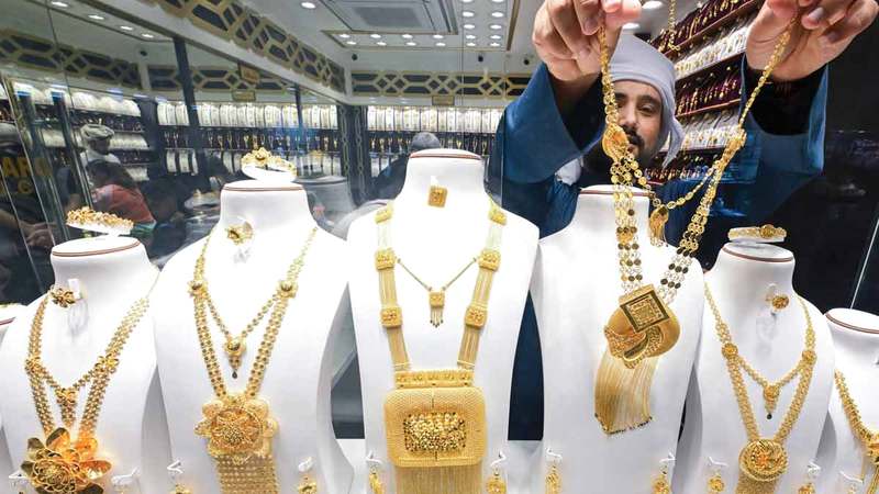 انخفاض أسعار الذهب ينعش الطلب على السبائك