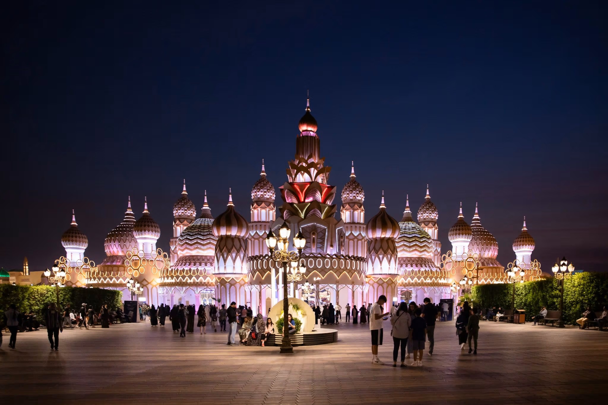 القرية العالمية تعلن استمرار الإغلاق حتى إشعار آخر